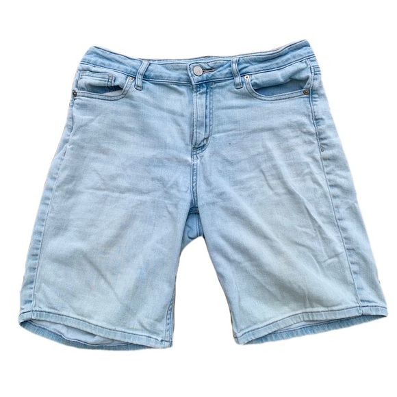 💛 Calvin Klein Light Wash Bermuda Denim Shorts - Size 8 - Picture 1 of 6